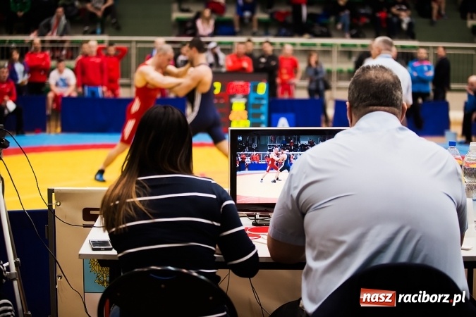 Zdjęcie w galerii na portalu naszraciborz.pl: Puchar Polski Seniorów w zapasach w stylu klasycznym w Arenie Rafako wiadomości z regionu