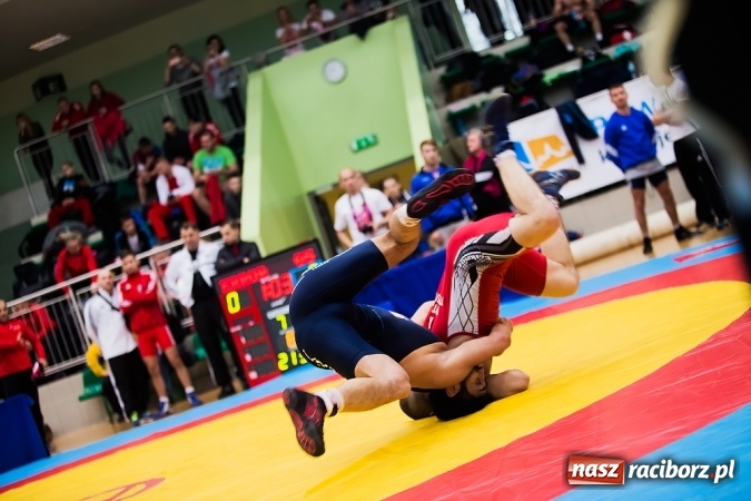 Zdjęcie w galerii na portalu naszraciborz.pl: Puchar Polski Seniorów w zapasach w stylu klasycznym w Arenie Rafako wiadomości z regionu
