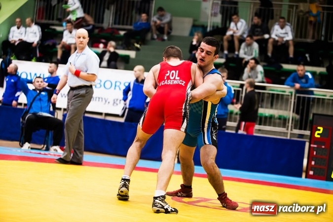 Zdjęcie w galerii na portalu naszraciborz.pl: Puchar Polski Seniorów w zapasach w stylu klasycznym w Arenie Rafako wiadomości z regionu