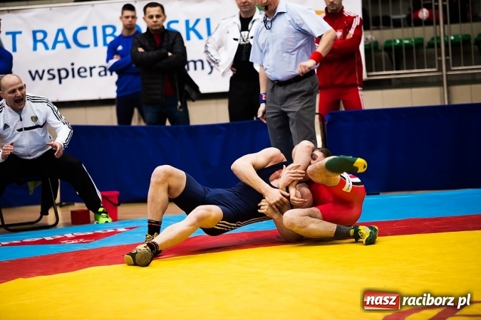 Zdjęcie w galerii na portalu naszraciborz.pl: Puchar Polski Seniorów w zapasach w stylu klasycznym w Arenie Rafako wiadomości z regionu