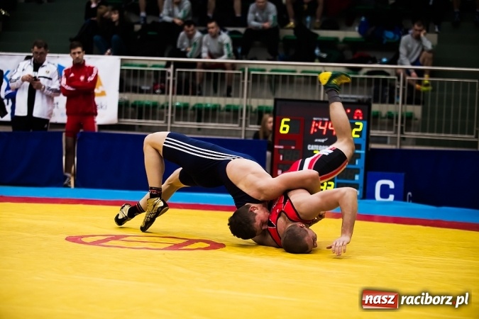 Zdjęcie w galerii na portalu naszraciborz.pl: Puchar Polski Seniorów w zapasach w stylu klasycznym w Arenie Rafako wiadomości z regionu