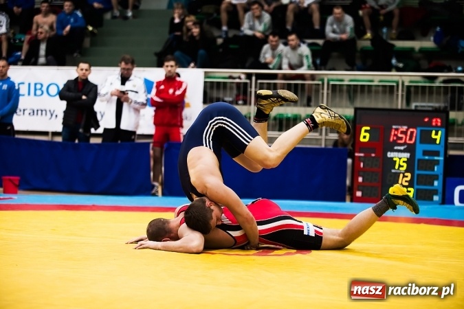 Zdjęcie w galerii na portalu naszraciborz.pl: Puchar Polski Seniorów w zapasach w stylu klasycznym w Arenie Rafako wiadomości z regionu