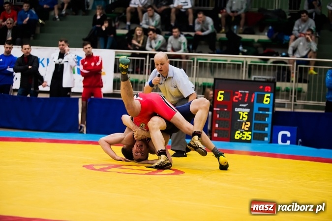 Zdjęcie w galerii na portalu naszraciborz.pl: Puchar Polski Seniorów w zapasach w stylu klasycznym w Arenie Rafako wiadomości z regionu