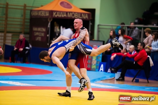 Zdjęcie w galerii na portalu naszraciborz.pl: Puchar Polski Seniorów w zapasach w stylu klasycznym w Arenie Rafako wiadomości z regionu