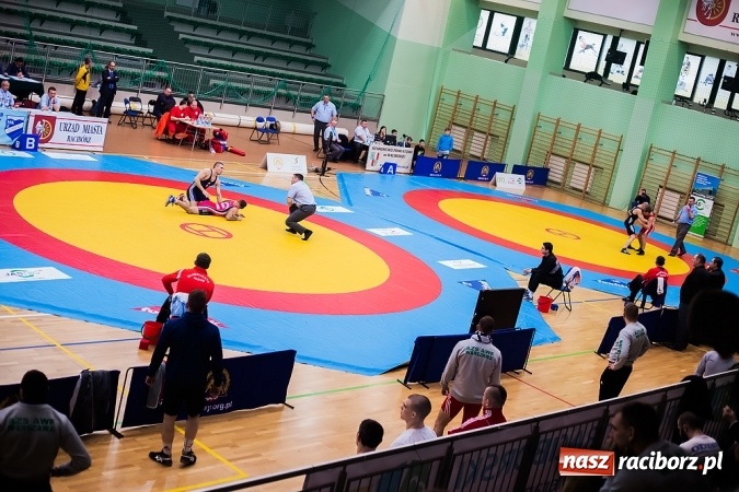 Zdjęcie w galerii na portalu naszraciborz.pl: Puchar Polski Seniorów w zapasach w stylu klasycznym w Arenie Rafako wiadomości z regionu