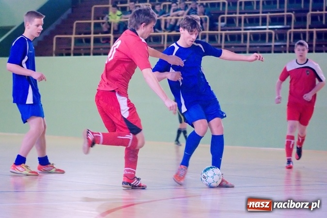 Zdjęcie w galerii na portalu naszraciborz.pl: Sławięcice z Pucharem Starosty. Kuźniańska Stal druga wiadomości z regionu