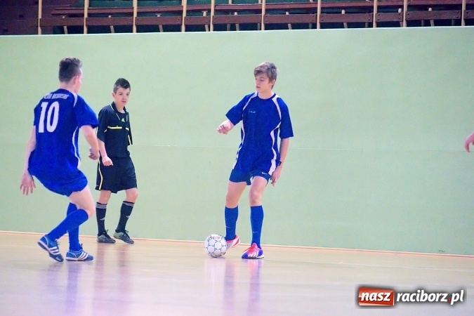 Zdjęcie w galerii na portalu naszraciborz.pl: Sławięcice z Pucharem Starosty. Kuźniańska Stal druga wiadomości z regionu