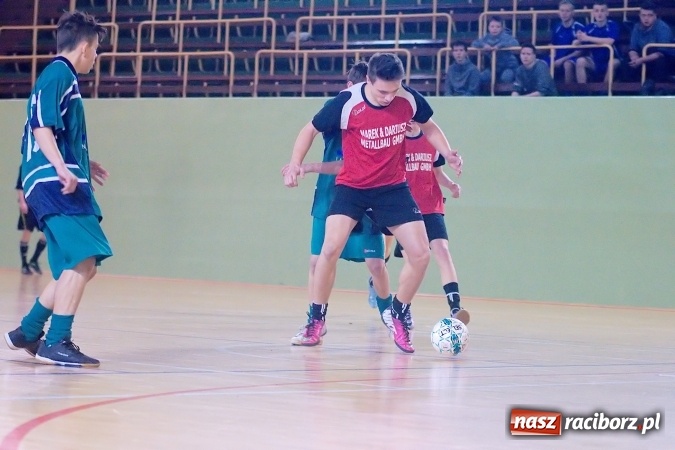 Zdjęcie w galerii na portalu naszraciborz.pl: Sławięcice z Pucharem Starosty. Kuźniańska Stal druga wiadomości z regionu