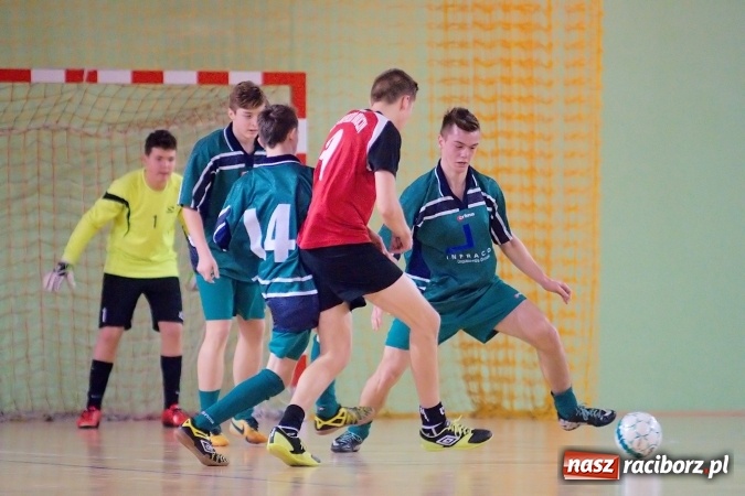 Zdjęcie w galerii na portalu naszraciborz.pl: Sławięcice z Pucharem Starosty. Kuźniańska Stal druga wiadomości z regionu