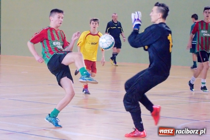 Zdjęcie w galerii na portalu naszraciborz.pl: Sławięcice z Pucharem Starosty. Kuźniańska Stal druga wiadomości z regionu