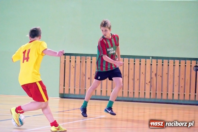 Zdjęcie w galerii na portalu naszraciborz.pl: Sławięcice z Pucharem Starosty. Kuźniańska Stal druga wiadomości z regionu