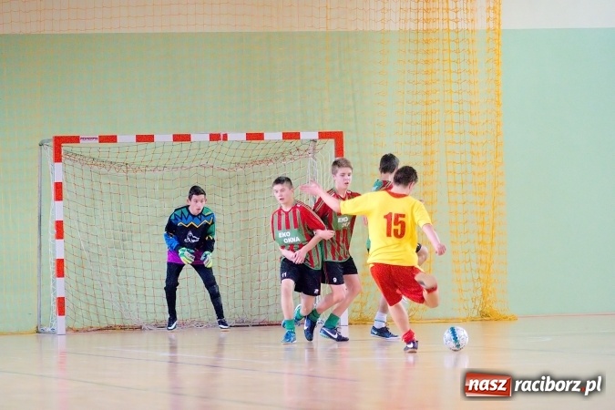 Zdjęcie w galerii na portalu naszraciborz.pl: Sławięcice z Pucharem Starosty. Kuźniańska Stal druga wiadomości z regionu