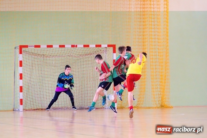 Zdjęcie w galerii na portalu naszraciborz.pl: Sławięcice z Pucharem Starosty. Kuźniańska Stal druga wiadomości z regionu