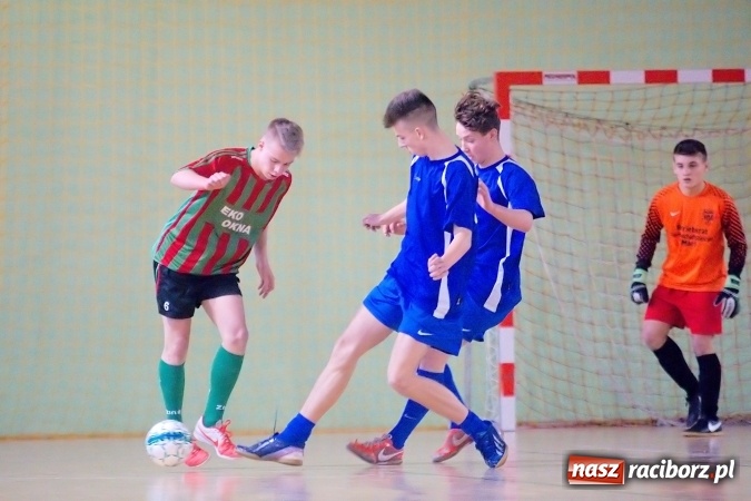 Zdjęcie w galerii na portalu naszraciborz.pl: Sławięcice z Pucharem Starosty. Kuźniańska Stal druga wiadomości z regionu