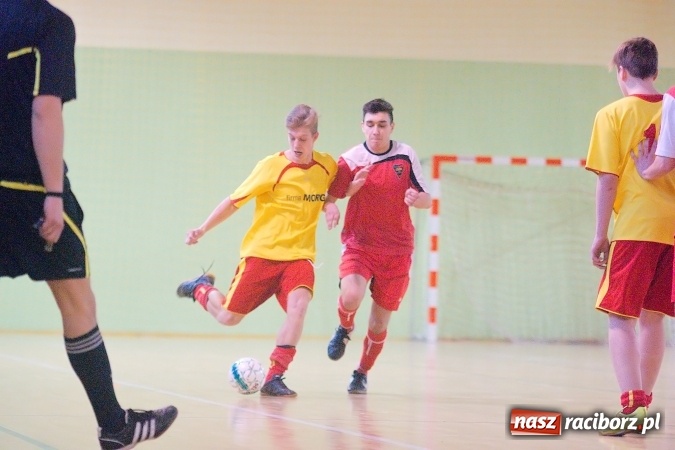 Zdjęcie w galerii na portalu naszraciborz.pl: Sławięcice z Pucharem Starosty. Kuźniańska Stal druga wiadomości z regionu