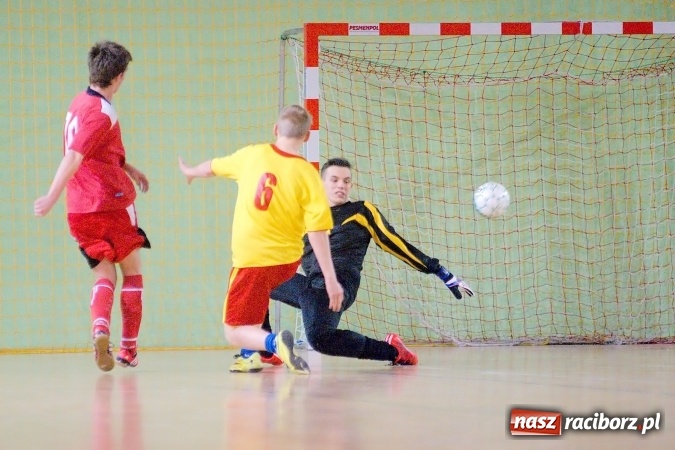 Zdjęcie w galerii na portalu naszraciborz.pl: Sławięcice z Pucharem Starosty. Kuźniańska Stal druga wiadomości z regionu