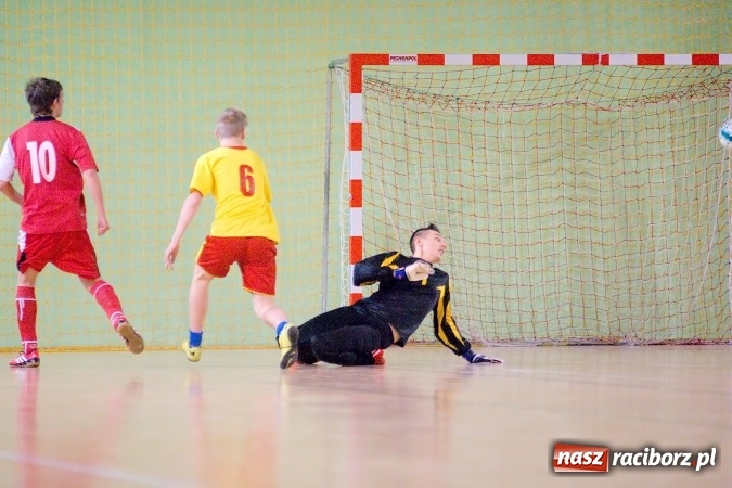 Zdjęcie w galerii na portalu naszraciborz.pl: Sławięcice z Pucharem Starosty. Kuźniańska Stal druga wiadomości z regionu