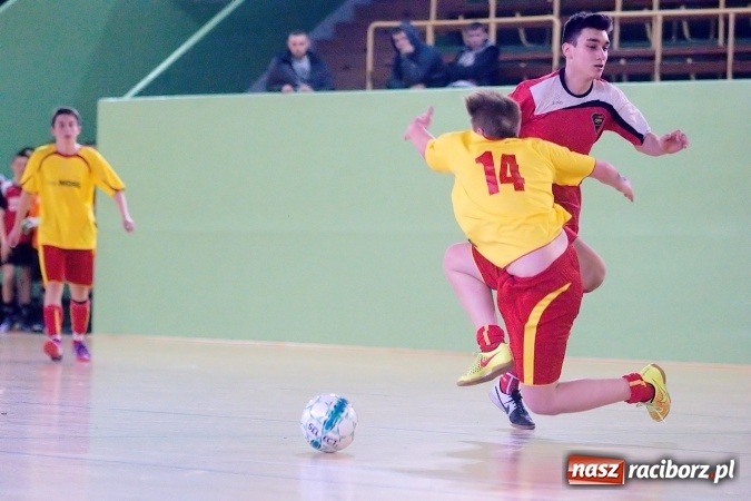 Zdjęcie w galerii na portalu naszraciborz.pl: Sławięcice z Pucharem Starosty. Kuźniańska Stal druga wiadomości z regionu