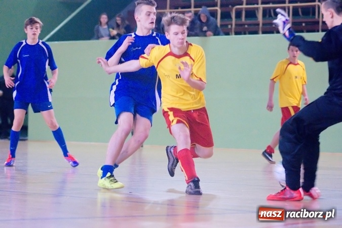 Zdjęcie w galerii na portalu naszraciborz.pl: Sławięcice z Pucharem Starosty. Kuźniańska Stal druga wiadomości z regionu