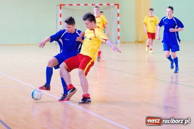 Zdjęcie w galerii na portalu naszraciborz.pl: Sławięcice z Pucharem Starosty. Kuźniańska Stal druga wiadomości z regionu