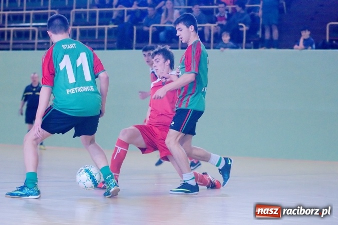 Zdjęcie w galerii na portalu naszraciborz.pl: Sławięcice z Pucharem Starosty. Kuźniańska Stal druga wiadomości z regionu