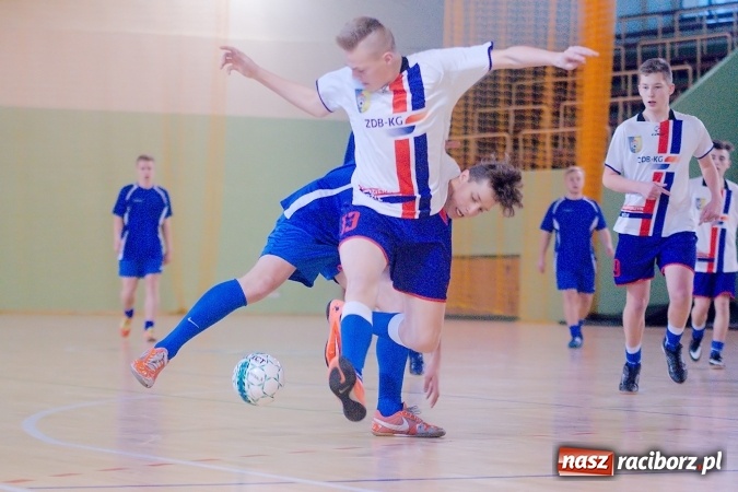 Zdjęcie w galerii na portalu naszraciborz.pl: Sławięcice z Pucharem Starosty. Kuźniańska Stal druga wiadomości z regionu