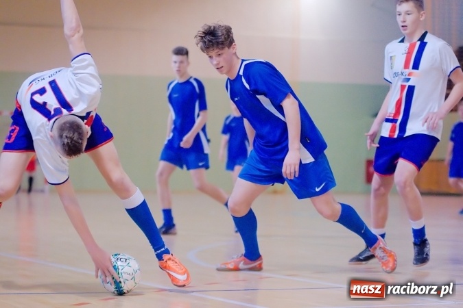 Zdjęcie w galerii na portalu naszraciborz.pl: Sławięcice z Pucharem Starosty. Kuźniańska Stal druga wiadomości z regionu