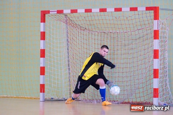 Zdjęcie w galerii na portalu naszraciborz.pl: Sławięcice z Pucharem Starosty. Kuźniańska Stal druga wiadomości z regionu