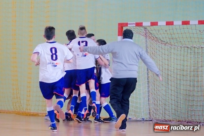 Zdjęcie w galerii na portalu naszraciborz.pl: Sławięcice z Pucharem Starosty. Kuźniańska Stal druga wiadomości z regionu