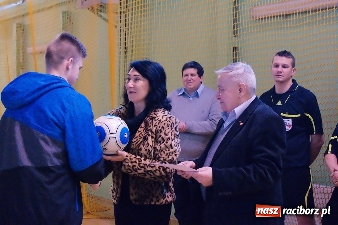 Zdjęcie w galerii na portalu naszraciborz.pl: Sławięcice z Pucharem Starosty. Kuźniańska Stal druga wiadomości z regionu