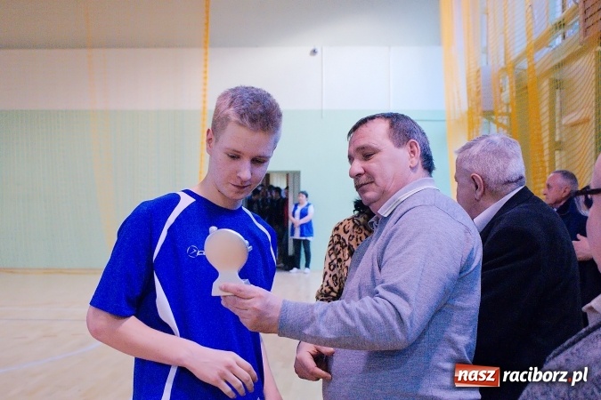 Zdjęcie w galerii na portalu naszraciborz.pl: Sławięcice z Pucharem Starosty. Kuźniańska Stal druga wiadomości z regionu