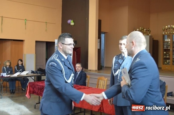 Zdjęcie w galerii na portalu naszraciborz.pl: 97. rocznica powstania Służby Więziennej. Odznaki i awanse w ZK Racib&oacute;rz wiadomości z regionu