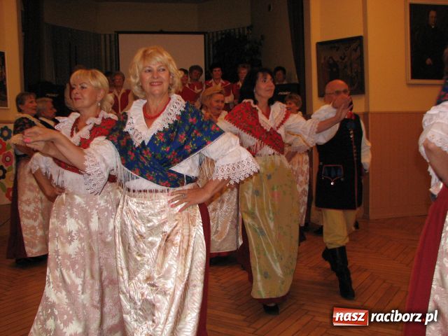 Zdjęcie w galerii na portalu naszraciborz.pl: Upiększają sobie jesień życia wiadomości z regionu