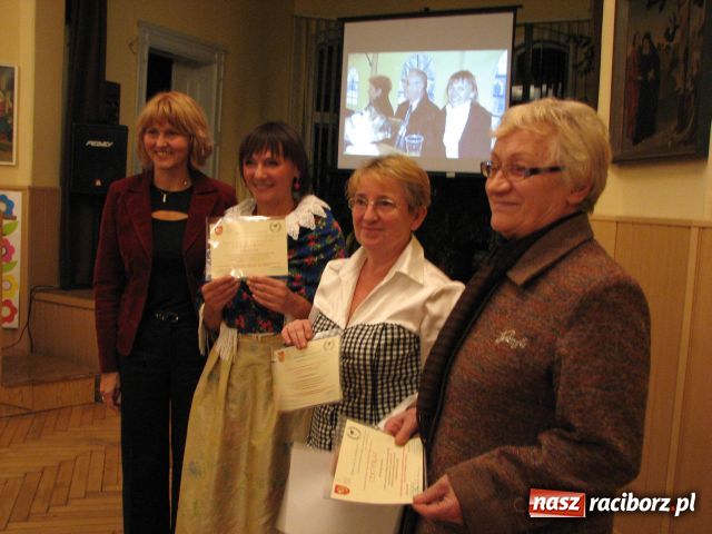 Zdjęcie w galerii na portalu naszraciborz.pl: Upiększają sobie jesień życia wiadomości z regionu