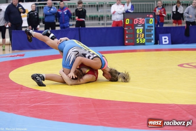 Zdjęcie w galerii na portalu naszraciborz.pl: Zapaśnicze zmagania w Arenie Rafako - na maty wyszły panie i kadeci wiadomości z regionu