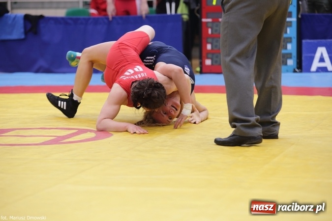 Zdjęcie w galerii na portalu naszraciborz.pl: Zapaśnicze zmagania w Arenie Rafako - na maty wyszły panie i kadeci wiadomości z regionu