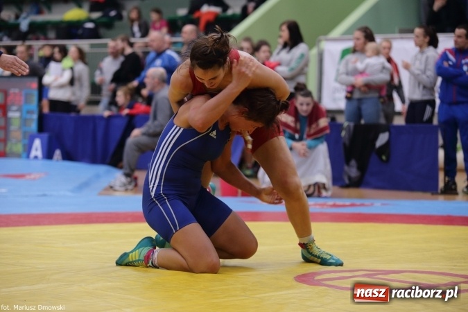 Zdjęcie w galerii na portalu naszraciborz.pl: Zapaśnicze zmagania w Arenie Rafako - na maty wyszły panie i kadeci wiadomości z regionu