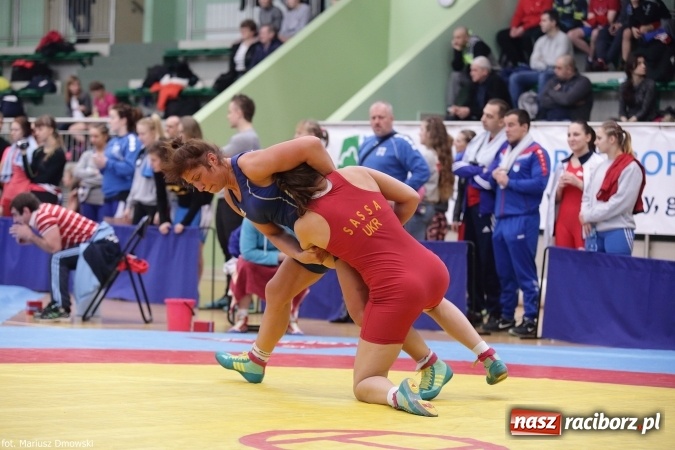 Zdjęcie w galerii na portalu naszraciborz.pl: Zapaśnicze zmagania w Arenie Rafako - na maty wyszły panie i kadeci wiadomości z regionu