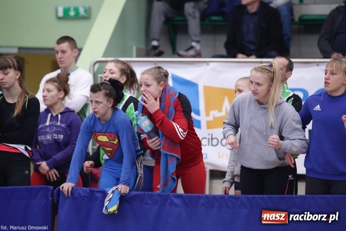 Zdjęcie w galerii na portalu naszraciborz.pl: Zapaśnicze zmagania w Arenie Rafako - na maty wyszły panie i kadeci wiadomości z regionu