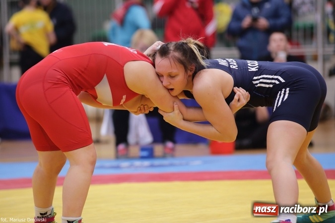 Zdjęcie w galerii na portalu naszraciborz.pl: Zapaśnicze zmagania w Arenie Rafako - na maty wyszły panie i kadeci wiadomości z regionu