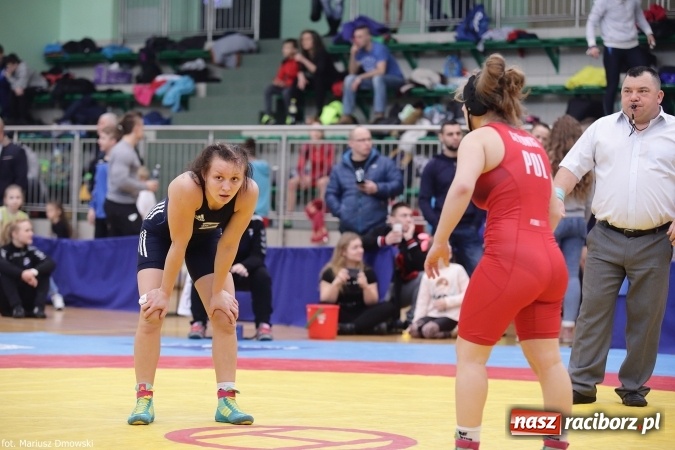 Zdjęcie w galerii na portalu naszraciborz.pl: Zapaśnicze zmagania w Arenie Rafako - na maty wyszły panie i kadeci wiadomości z regionu