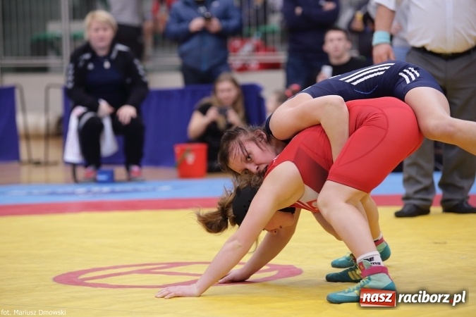 Zdjęcie w galerii na portalu naszraciborz.pl: Zapaśnicze zmagania w Arenie Rafako - na maty wyszły panie i kadeci wiadomości z regionu