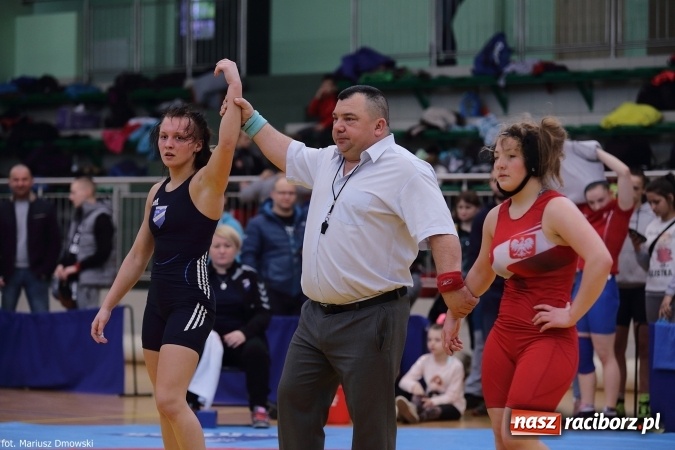 Zdjęcie w galerii na portalu naszraciborz.pl: Zapaśnicze zmagania w Arenie Rafako - na maty wyszły panie i kadeci wiadomości z regionu