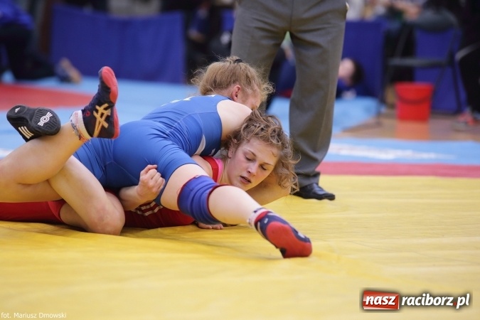 Zdjęcie w galerii na portalu naszraciborz.pl: Zapaśnicze zmagania w Arenie Rafako - na maty wyszły panie i kadeci wiadomości z regionu