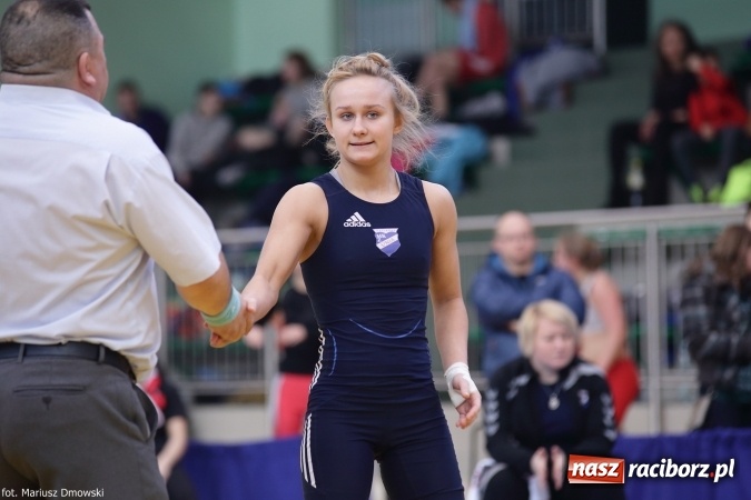 Zdjęcie w galerii na portalu naszraciborz.pl: Zapaśnicze zmagania w Arenie Rafako - na maty wyszły panie i kadeci wiadomości z regionu