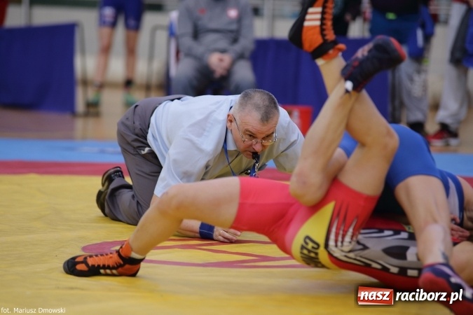 Zdjęcie w galerii na portalu naszraciborz.pl: Zapaśnicze zmagania w Arenie Rafako - na maty wyszły panie i kadeci wiadomości z regionu