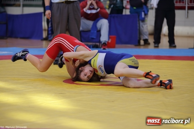 Zdjęcie w galerii na portalu naszraciborz.pl: Zapaśnicze zmagania w Arenie Rafako - na maty wyszły panie i kadeci wiadomości z regionu
