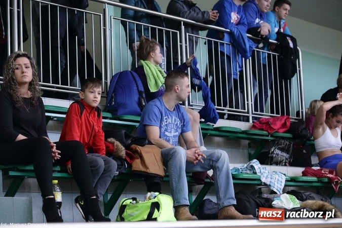 Zdjęcie w galerii na portalu naszraciborz.pl: Zapaśnicze zmagania w Arenie Rafako - na maty wyszły panie i kadeci wiadomości z regionu