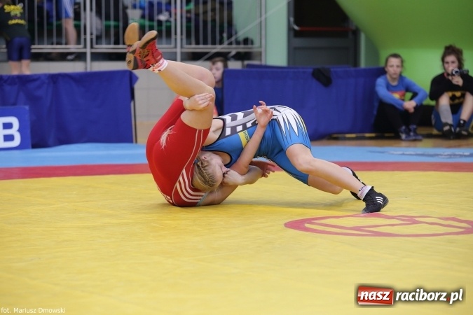 Zdjęcie w galerii na portalu naszraciborz.pl: Zapaśnicze zmagania w Arenie Rafako - na maty wyszły panie i kadeci wiadomości z regionu
