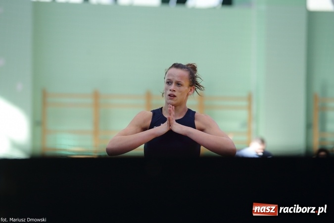 Zdjęcie w galerii na portalu naszraciborz.pl: Zapaśnicze zmagania w Arenie Rafako - na maty wyszły panie i kadeci wiadomości z regionu